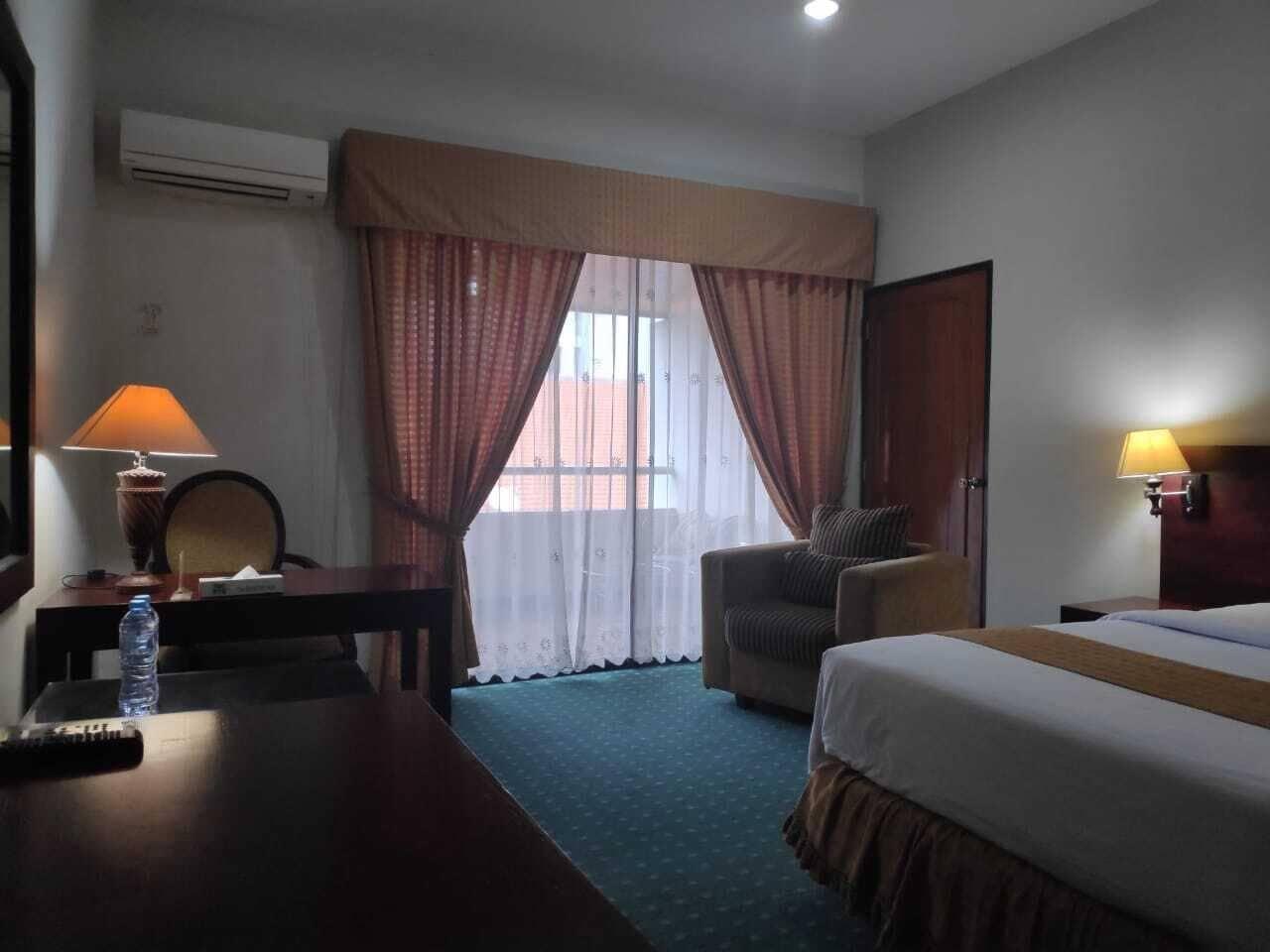 New Grand Park Hotel Surabaya Esterno foto