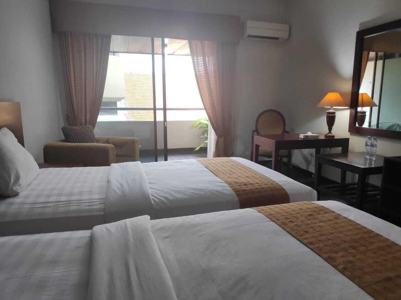 New Grand Park Hotel Surabaya Esterno foto