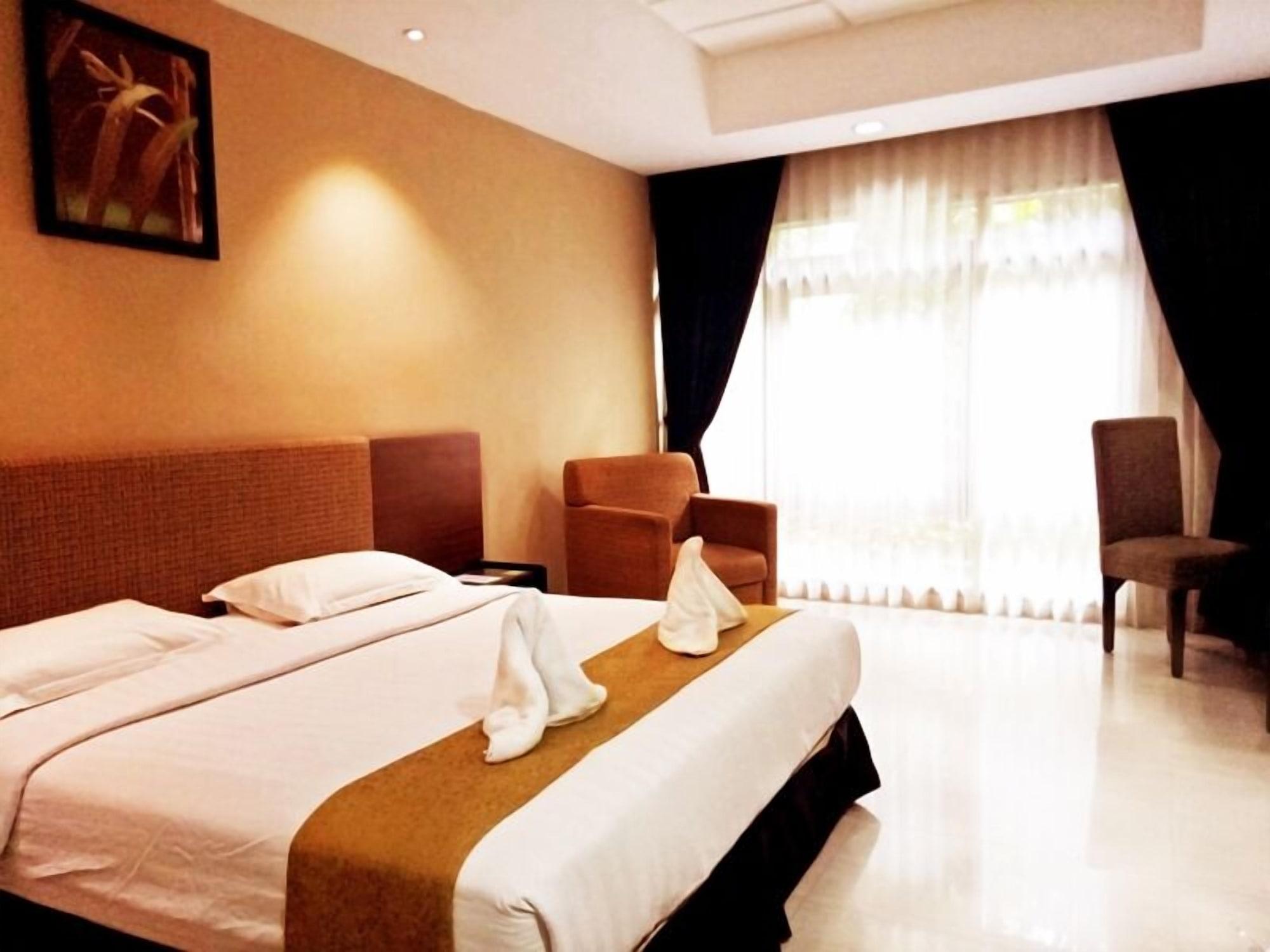 New Grand Park Hotel Surabaya Esterno foto