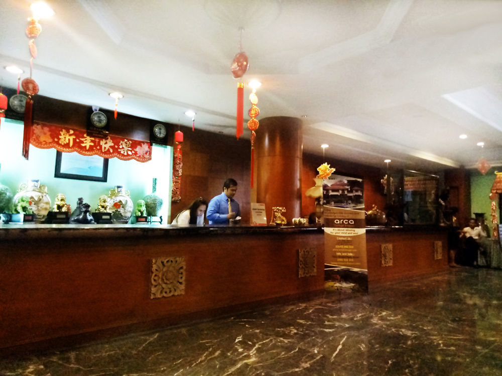 New Grand Park Hotel Surabaya Esterno foto