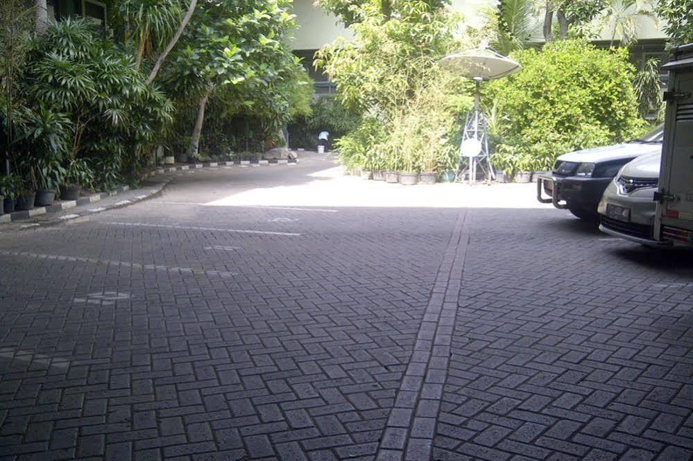 New Grand Park Hotel Surabaya Esterno foto