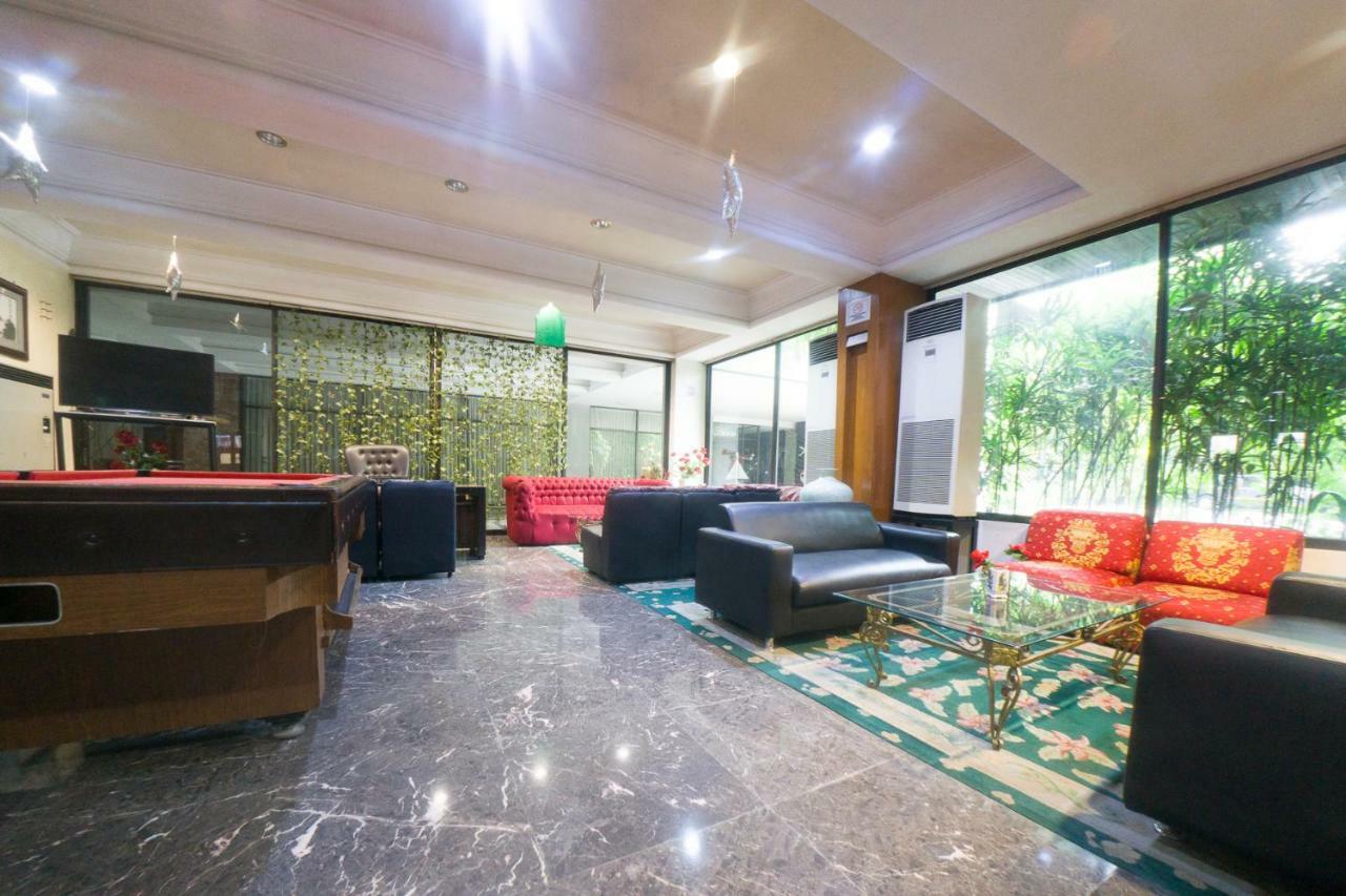 New Grand Park Hotel Surabaya Esterno foto