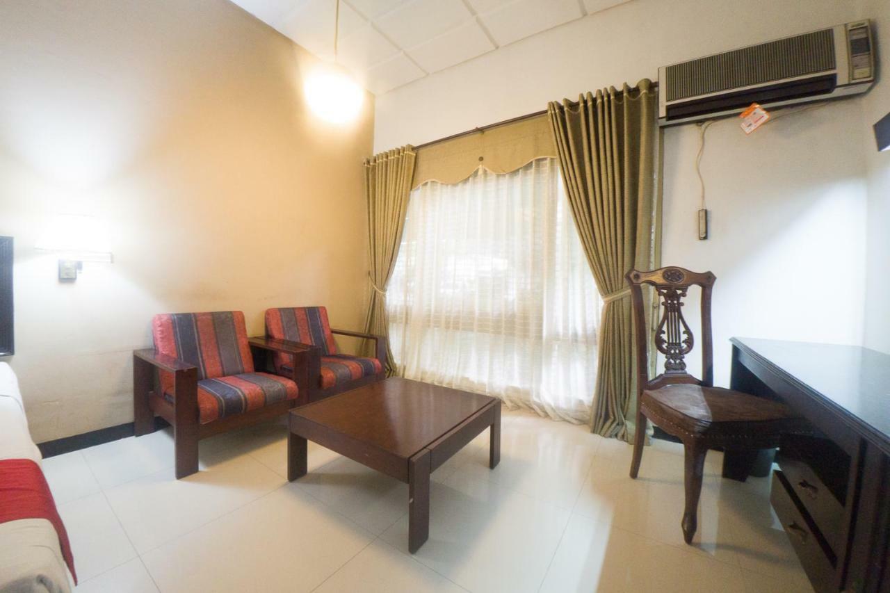 New Grand Park Hotel Surabaya Esterno foto