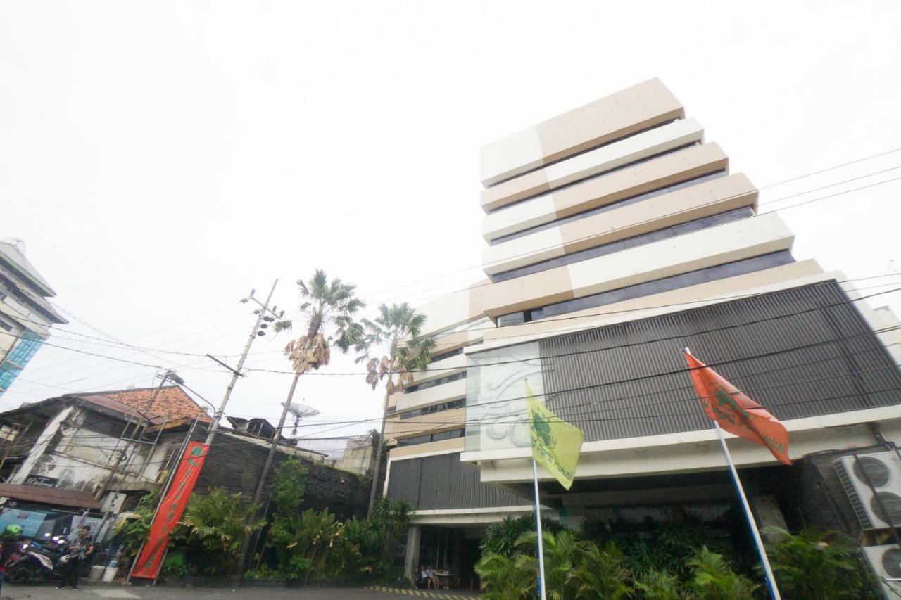 New Grand Park Hotel Surabaya Esterno foto
