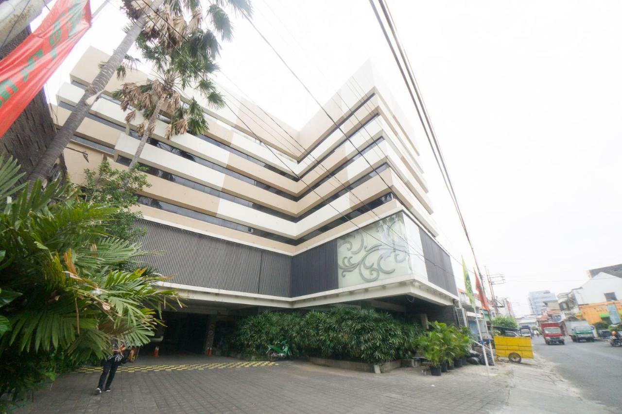 New Grand Park Hotel Surabaya Esterno foto