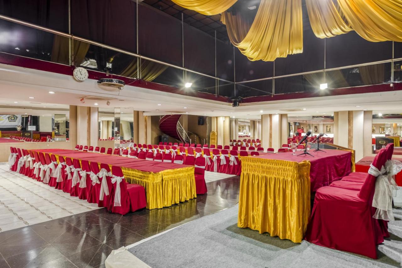 New Grand Park Hotel Surabaya Esterno foto