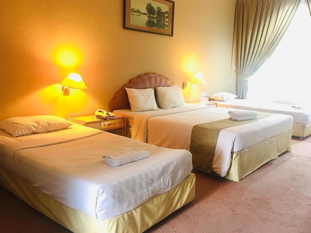New Grand Park Hotel Surabaya Esterno foto