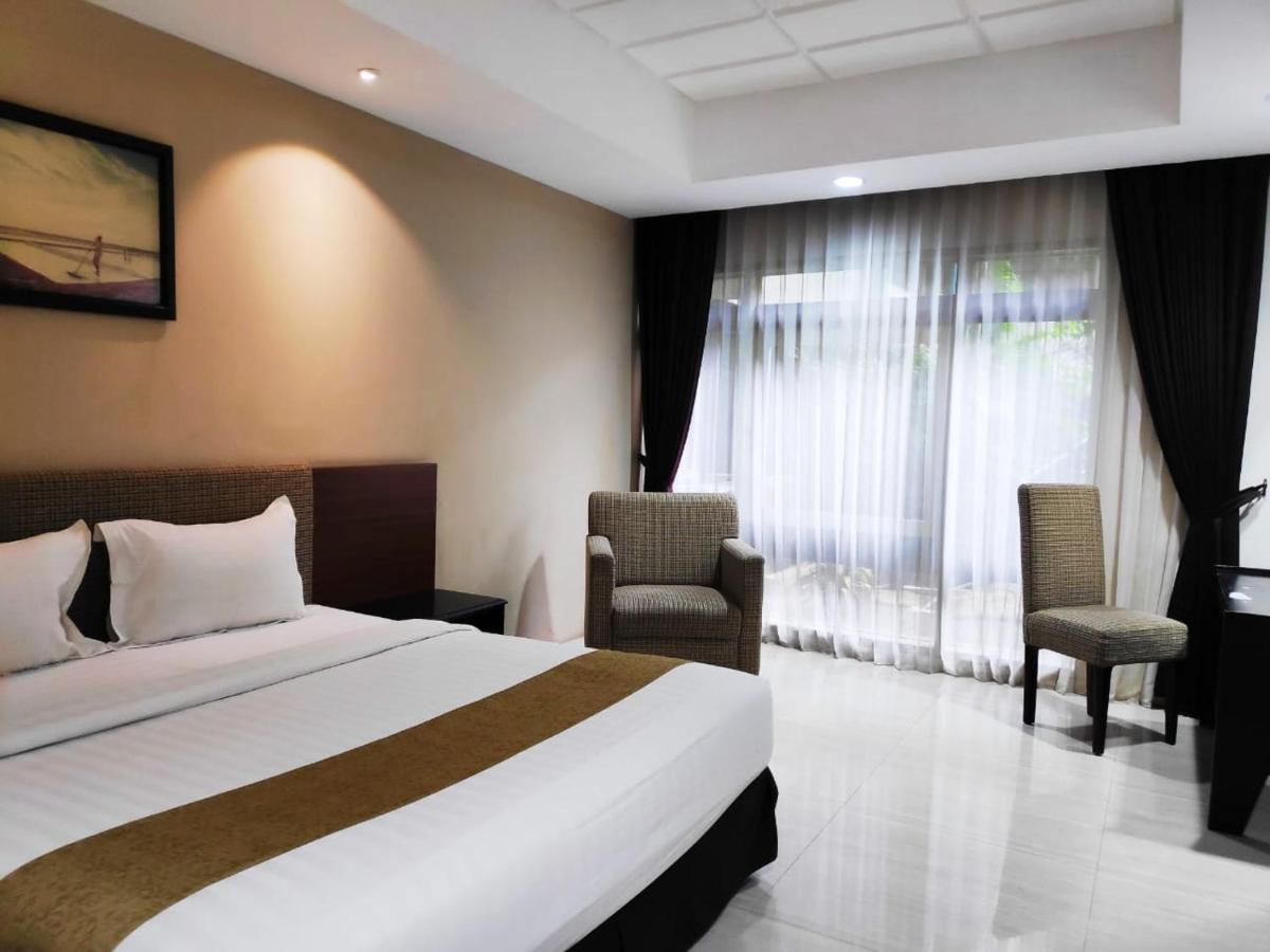 New Grand Park Hotel Surabaya Esterno foto